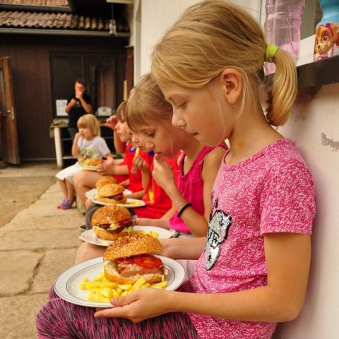 68472750 1874183006017371 6544786747509702656 o